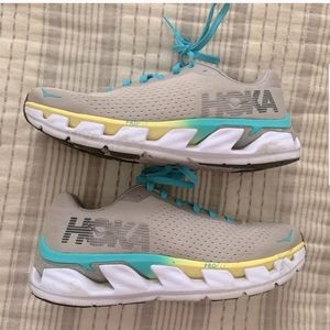 HOKA one one women’s elevon size 9
